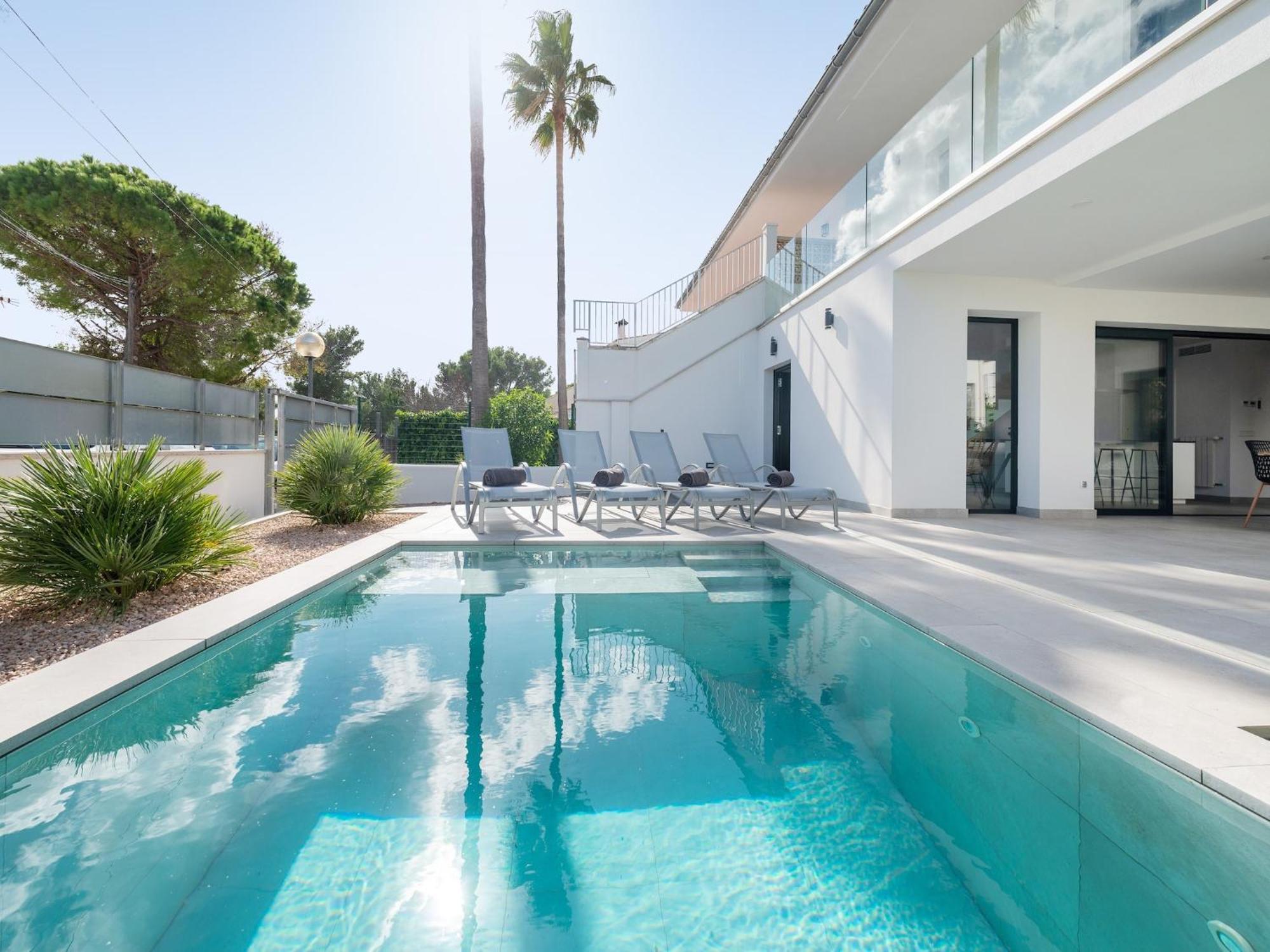 Modern With Pool