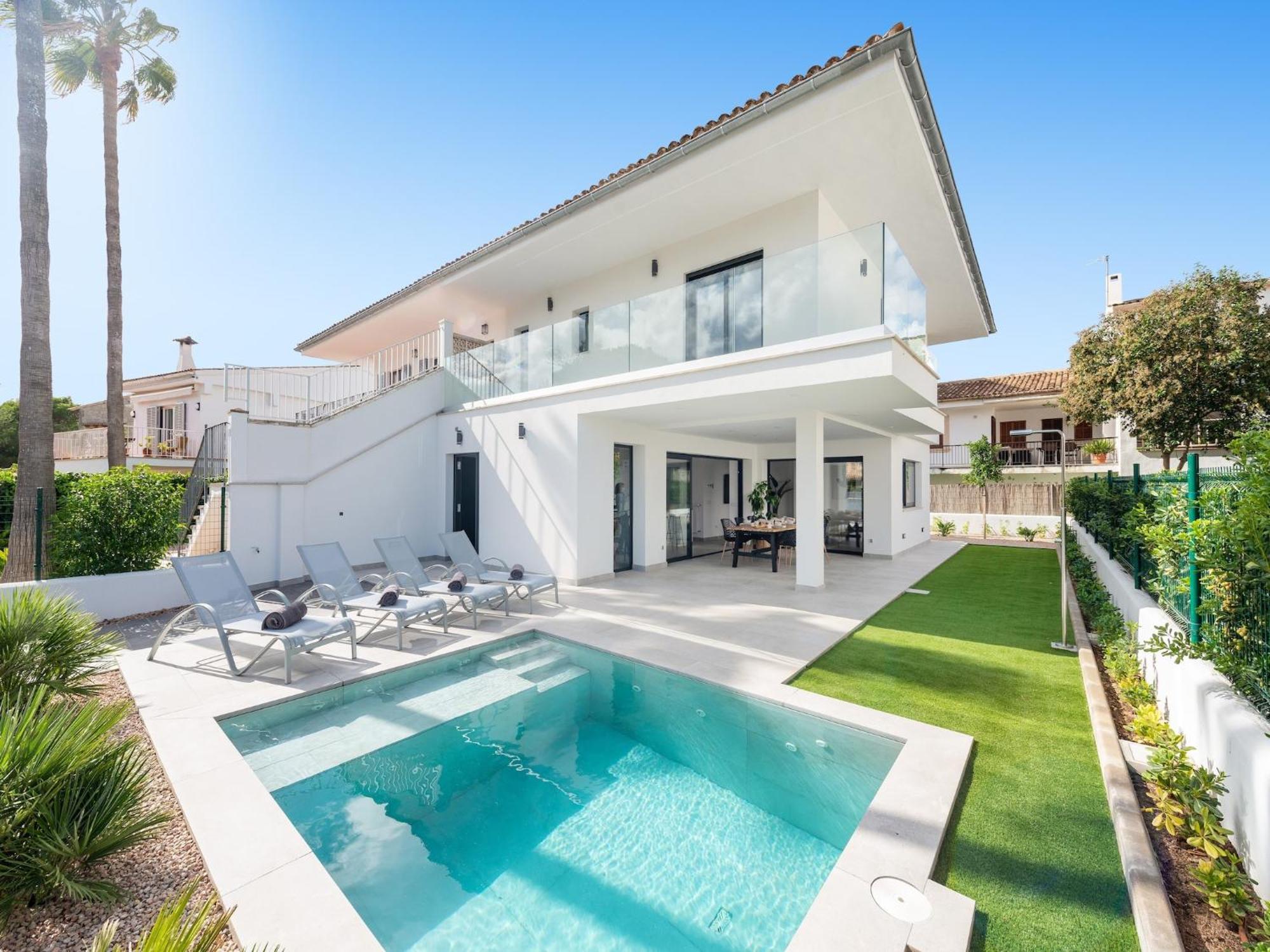 Modern With Pool