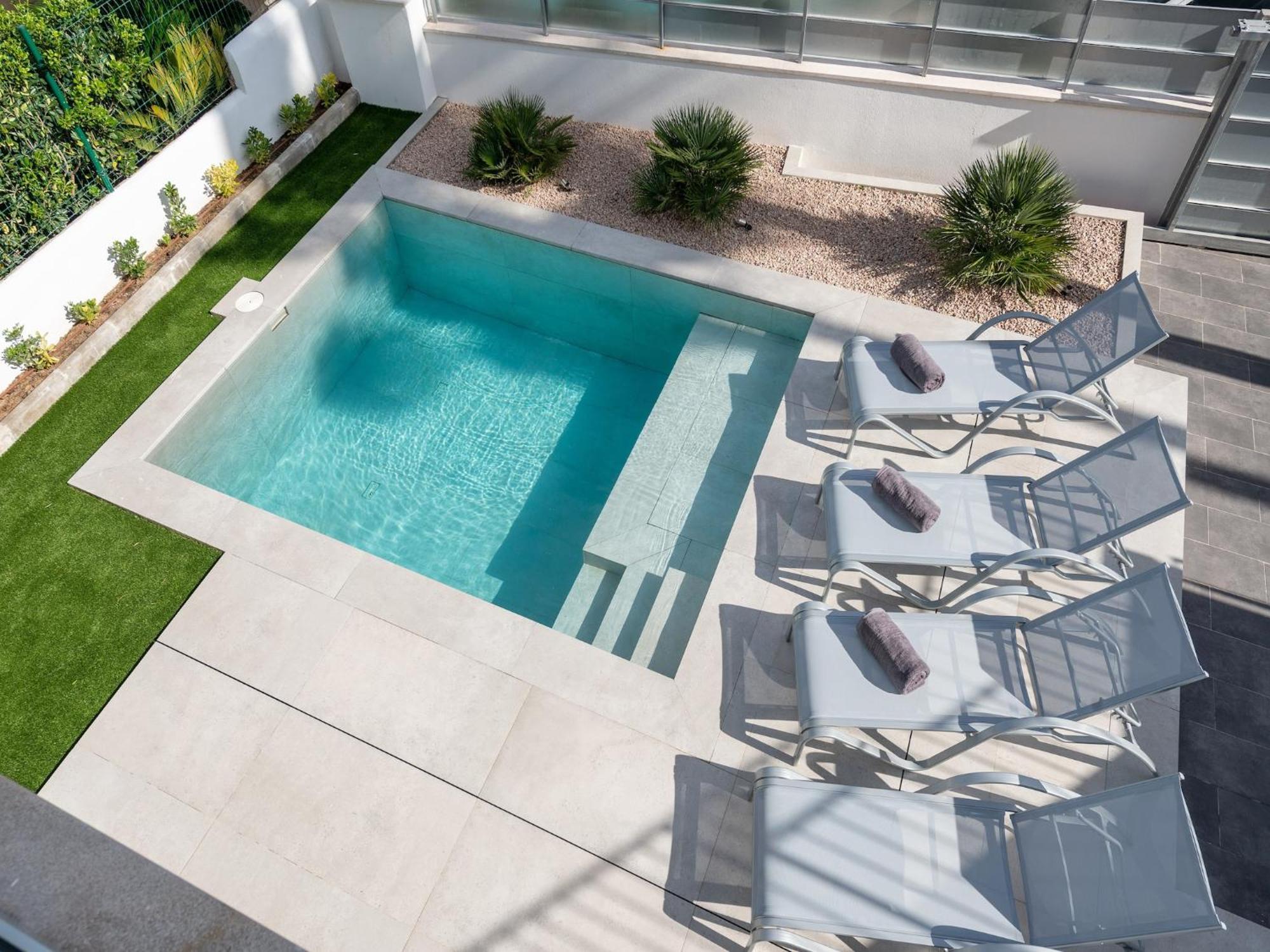 Modern With Pool