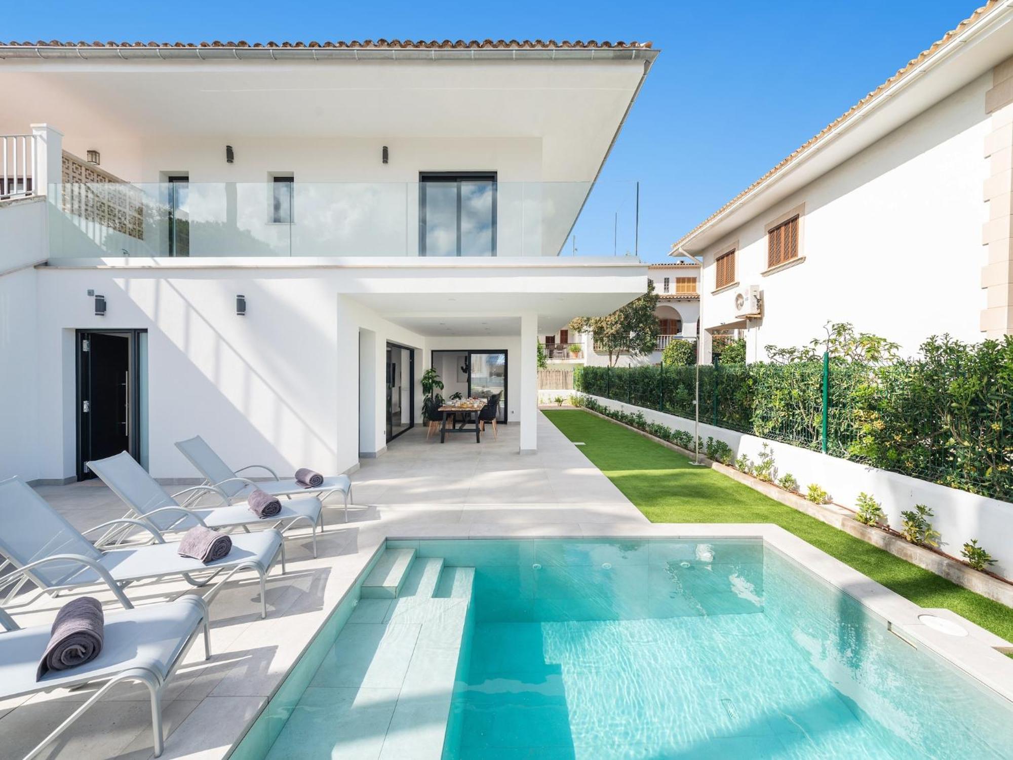 Modern With Pool Villa *